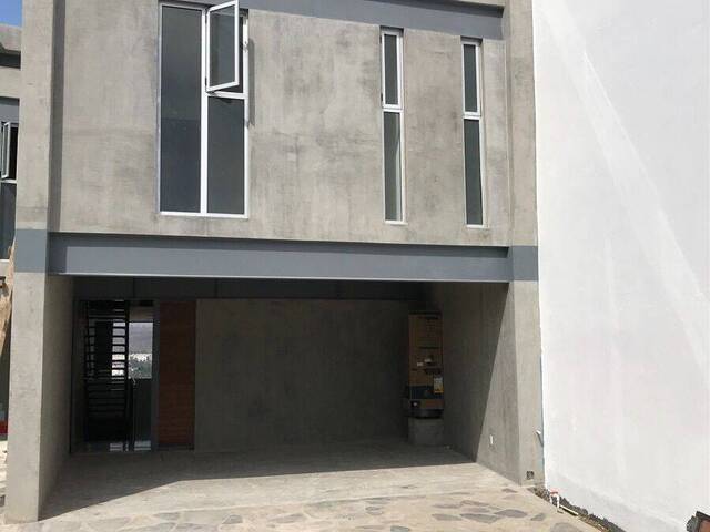 #550 - Casa para Venta en Tijuana - BC - 2