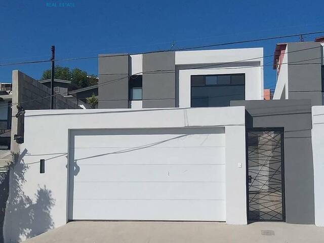 #835 - Casa para Venta en Tijuana - BC - 1