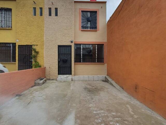#837 - Casa para Venta en Tijuana - BC - 1