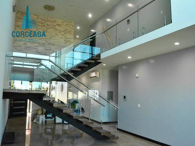 #815 - Casa para Venta en Tijuana - BC - 2