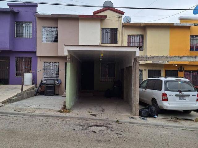 #894 - Casa para Venta en Tijuana - BC - 1