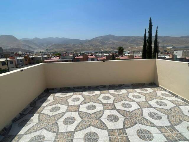#895 - Casa para Venta en Tijuana - BC - 2
