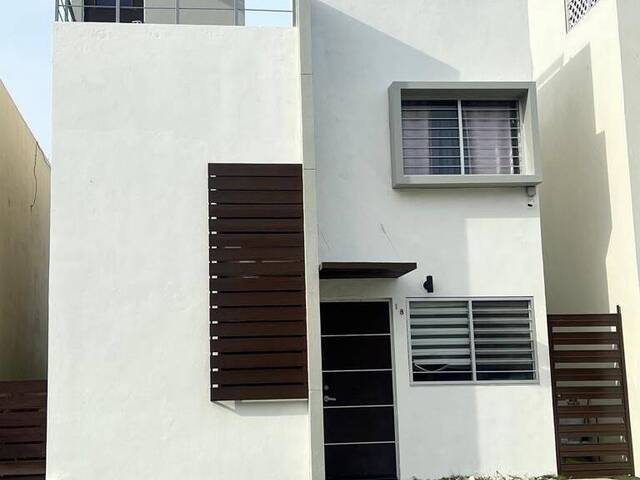 #1120 - Casa para Venta en Tijuana - BC - 2